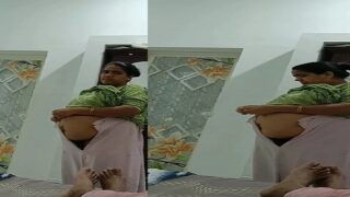 Aunty dress change after village chudai leaked MMS