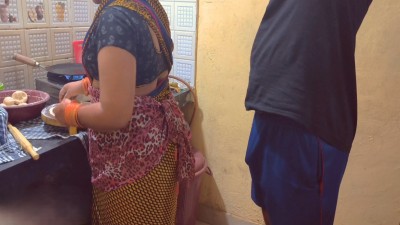 Chennai Mature Aunty Kitchenil Quick Saree Fuck Panum Neighbor