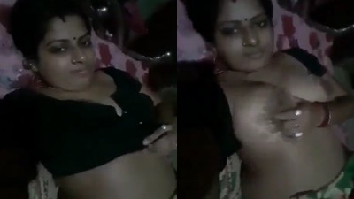 Mature housewife shows mulai magnetic eyes
